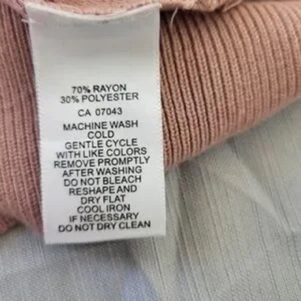 Women's Dusty Pink Knit Sweater - Picture 4 of 6